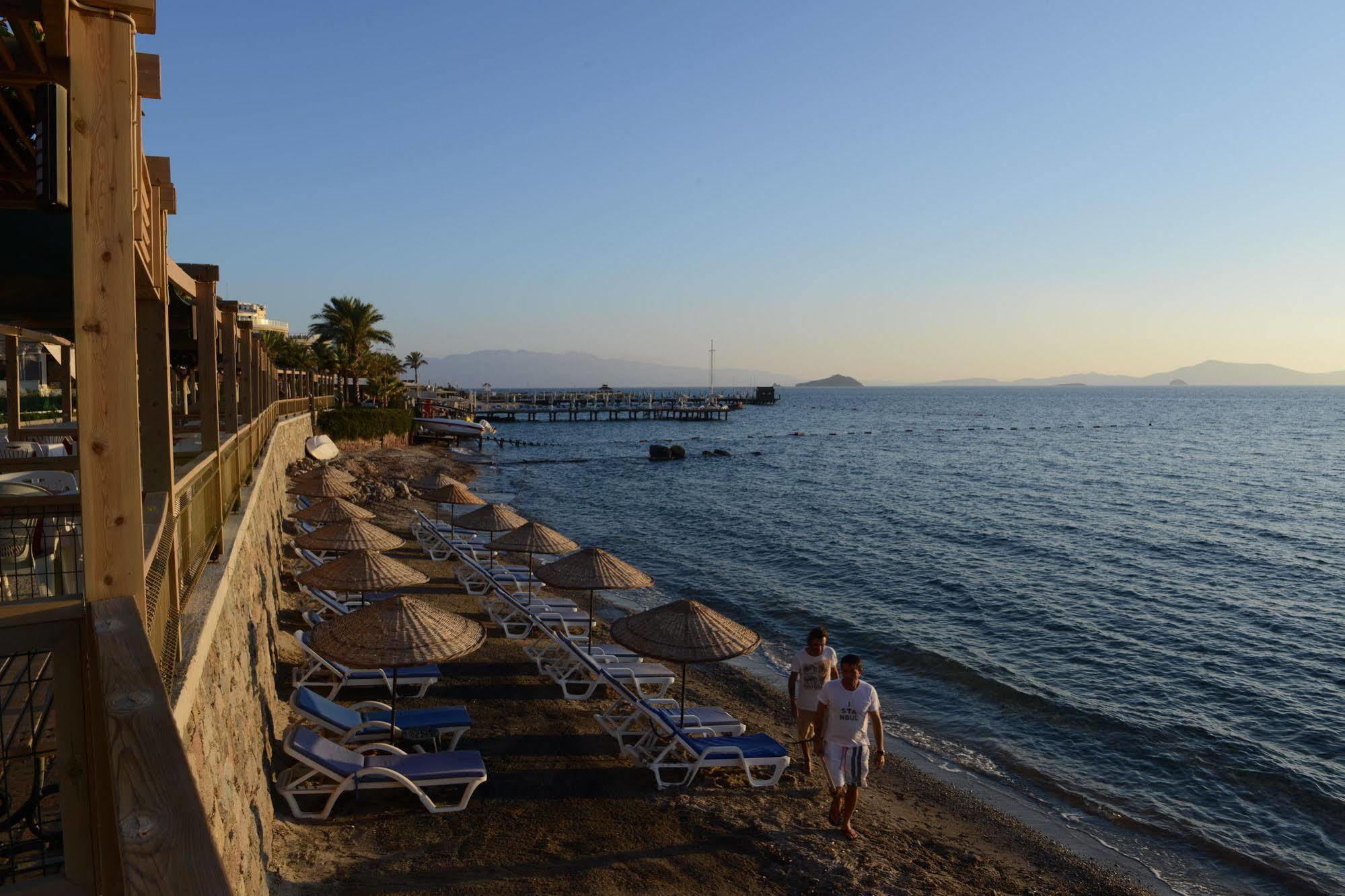 Ado Beach Hotel Turgutreis Exterior photo